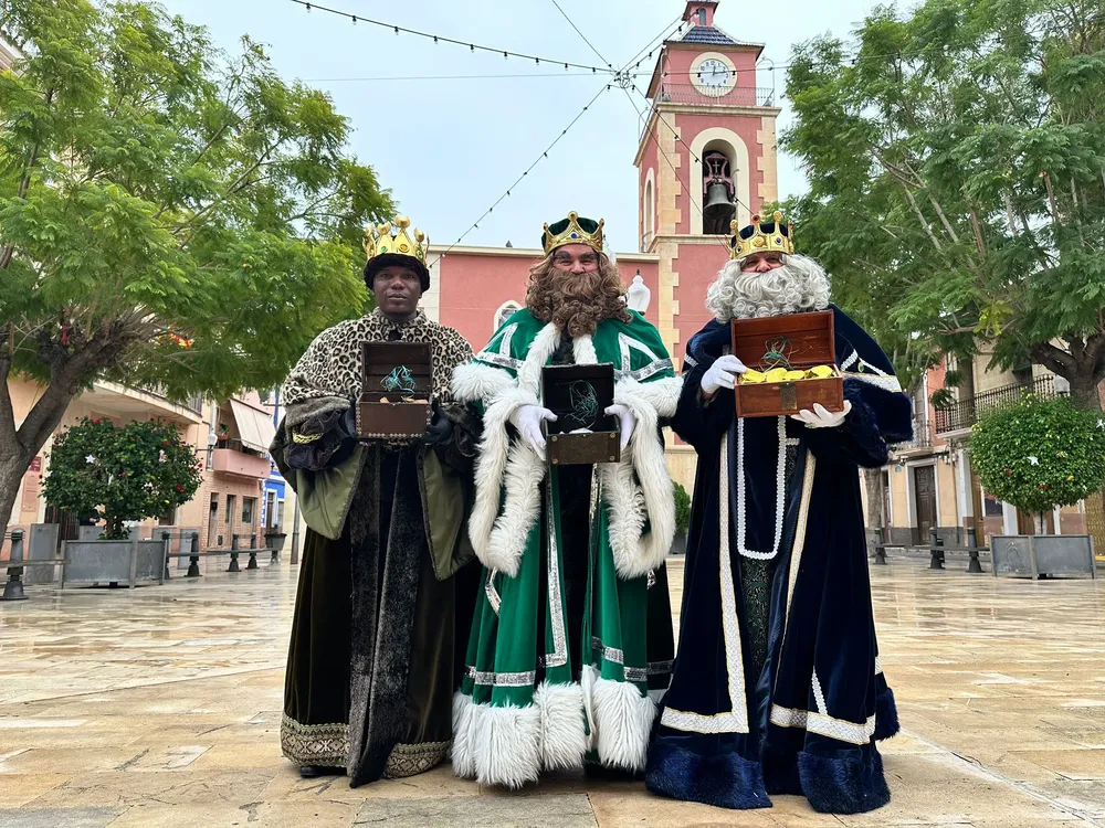 REYES MAGOS CAMPELLO 2025 FACHADA IGLESIA