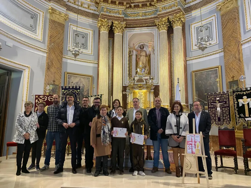 Álex Úbeda Gadea y Lola Climent Caturla del Colegio Carmelitas protagonizan el pregón infantil semana santa sant joan 2024