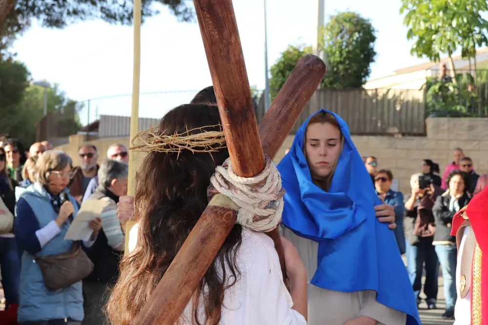 viernes Santo en Mutxamel con la escenificación del Vía Crucis en el calvario 2024 foto 2