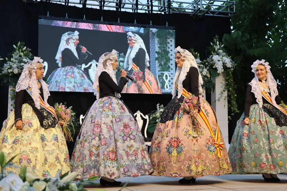 PROCLAMACION BELLEZAS Y DAMAS HOGUERAS SANT JOAN 2024 BELLEZAS Y DAMAS 2023 EMOCIONADAS