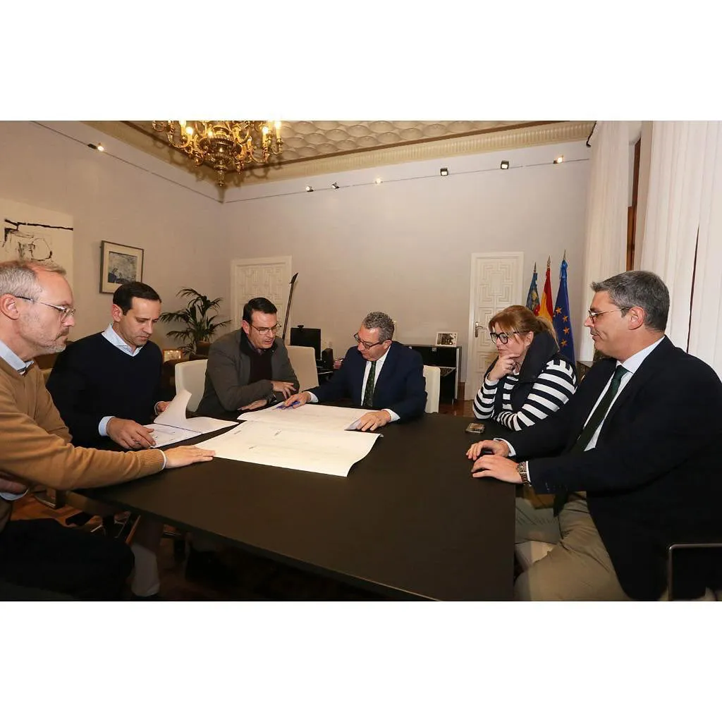 Reunión en Diputación para hablar sobre el proyecto de la carretera de Montnegre 2024 rafa garcia toni perez