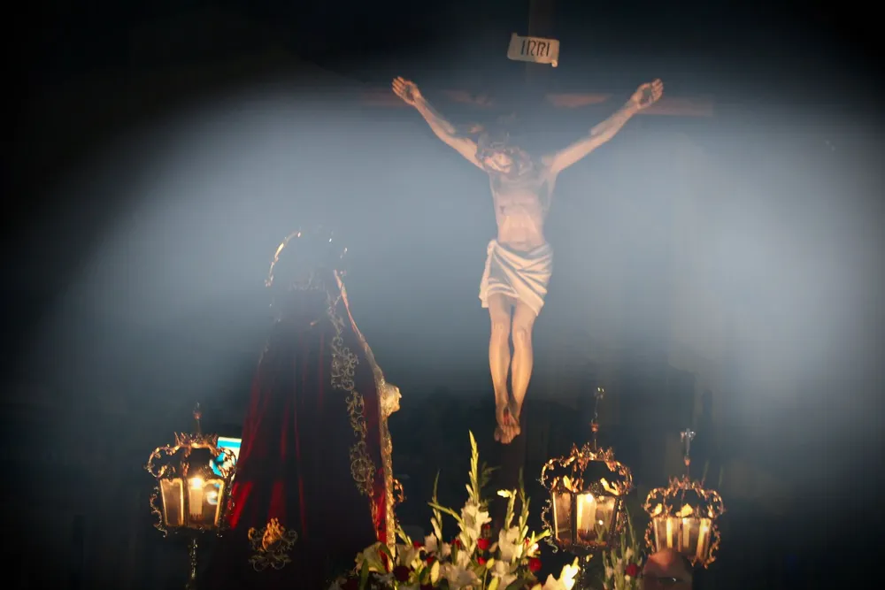 Solemne Procesión del Silencio por las calles más céntricas de El Campello cristo