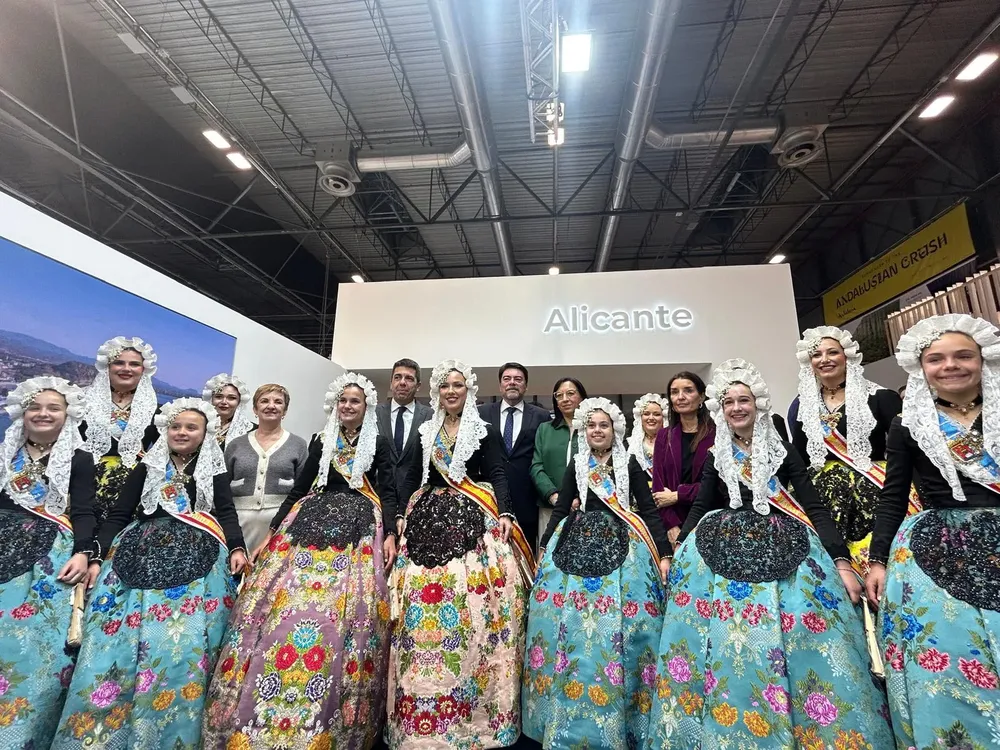 FITUR LUIS BARCALA ALCALDE ALICANTE 2025 BELLEZAS