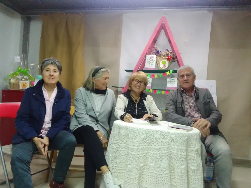 PRESENTACION LIBRO EL DIVORCIO QUE NOS UNE EN LIBRERIA CHUS SANT JOAN D'ALACANT 7 NOV 2023 (1)
