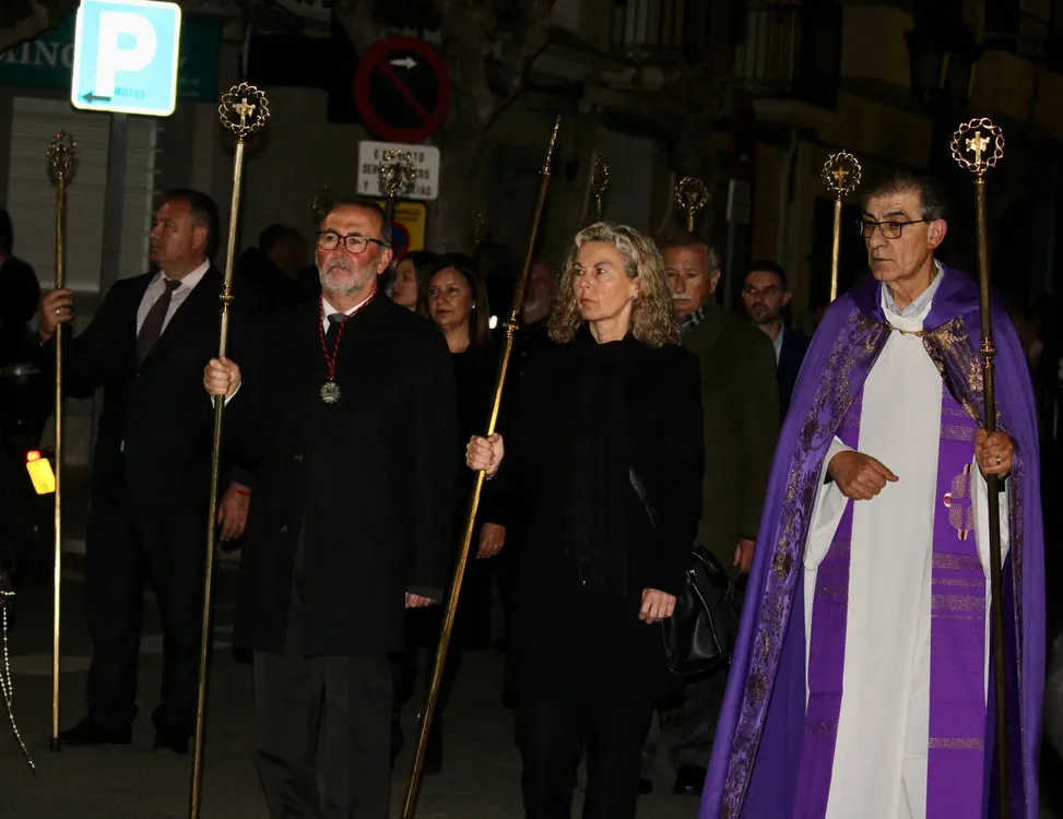 Solemne Procesión del Silencio por las calles más céntricas de El Campello 2024 alcalde juanjo berenguer
