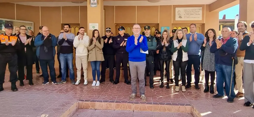 minuTO DE silencio por muerte guardias civiles ayuntamiento campello 2024